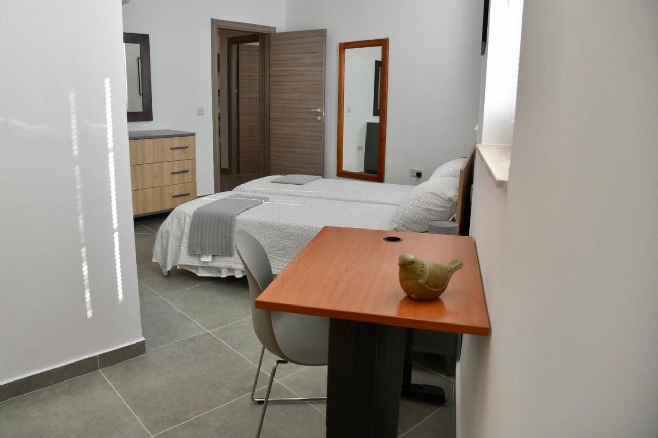 Bright & Modern 2-Bedroom, 4Th Floor Apartment In Gzira, Malta Bagian luar foto