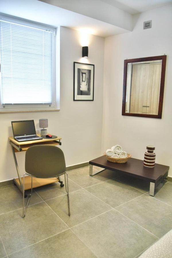 Bright & Modern 2-Bedroom, 4Th Floor Apartment In Gzira, Malta Bagian luar foto