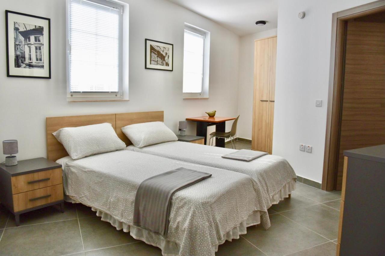 Bright & Modern 2-Bedroom, 4Th Floor Apartment In Gzira, Malta Bagian luar foto