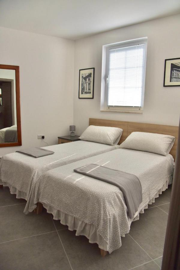 Bright & Modern 2-Bedroom, 4Th Floor Apartment In Gzira, Malta Bagian luar foto